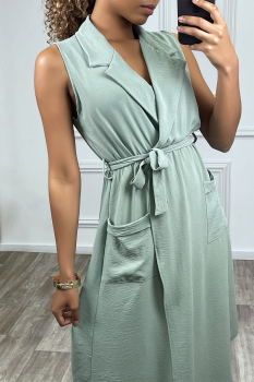 Belle robe longue et fluide couleur menthe à l'eau, fermeture croisée et col revers