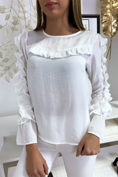 Blouse blanche matière brillante avec froufrou au buste et aux manches