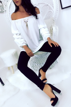 Blouse manche calypso et épaule dénudées 