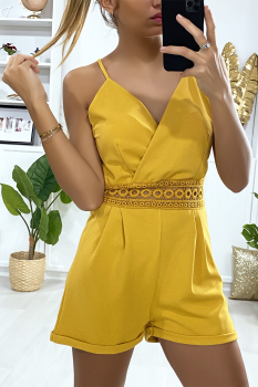 Combi-short moutarde croisé au buste avec dentelle à la taille