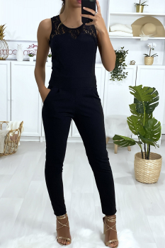 Combinaison noir avec poches et dentelle au buste