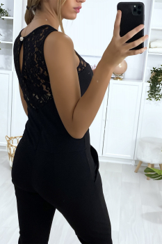 Combinaison noir avec poches et dentelle au buste