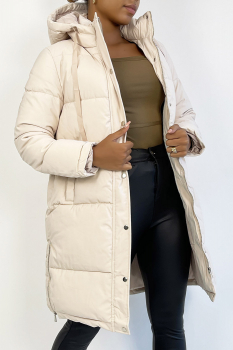 Grosse veste mi-longue beige, bien épaisse avec capuche et poches