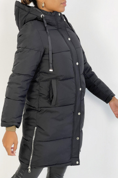 Grosse veste mi-longue noire, bien épaisse avec capuche et poches