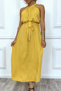 Jolie robe longue fluide couleur soleil à col rond sans manches