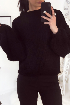 Magnifique pull noir épais avec manche bouffante. Mode femme