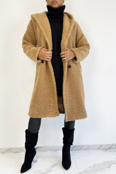Manteau chaud camel longueur 3/4 effet moutonné, avec col revers et capuche.