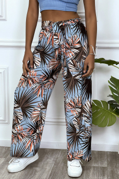 Pantalon palazzo fond bleu clair, imprimé feuilles