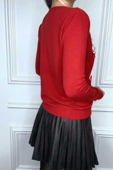 Pull léger rouge, avec fantaisie et strass