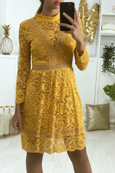 Robe de soirée en dentelle Moutarde