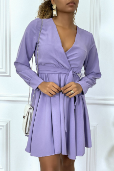 Robe évasée cache coeur couleur lavande nouée à la taille
