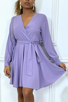 Robe évasée cache coeur couleur lavande nouée à la taille