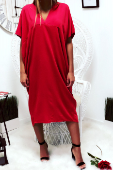 Robe rouge longue et ample