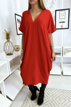 Robe rouge longue et ample