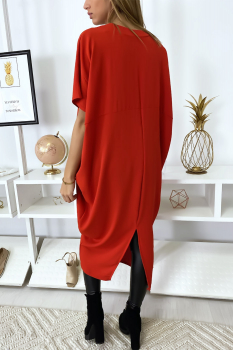 Robe rouge longue et ample