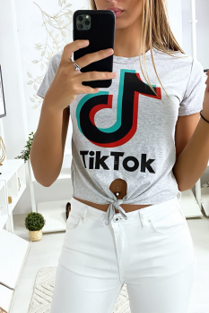 Tee shirt en coton gris avec noeud et écriture TIKTOK