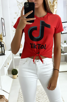 Tee shirt en coton rouge avec noeud et écriture TIKTOK