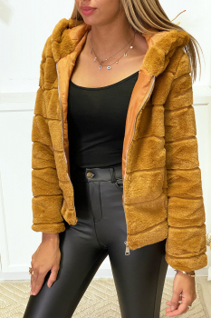 Veste camel à capuche en fourrure fantaisie