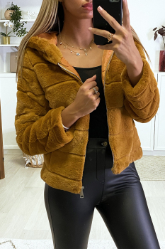 Veste camel à capuche en fourrure fantaisie